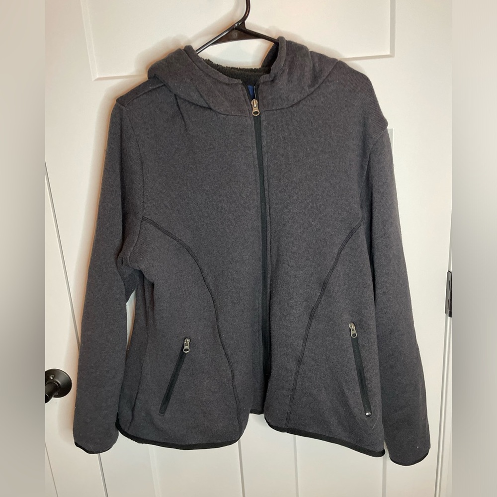 Flattering plus 2X coat. Thinner put warm! Falls creek brand. Great jacket!